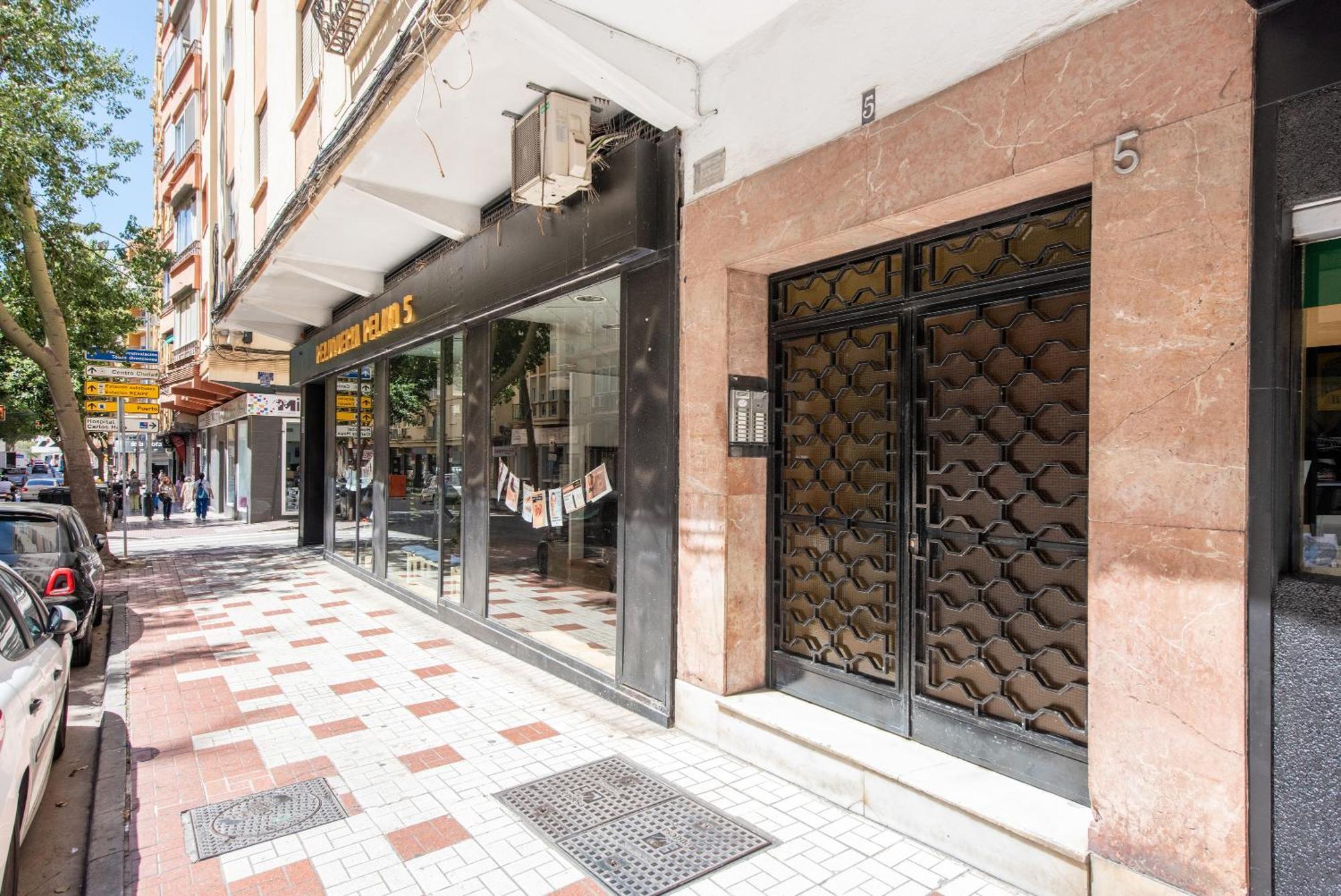 Апартаменты Malaga Hub Экстерьер фото